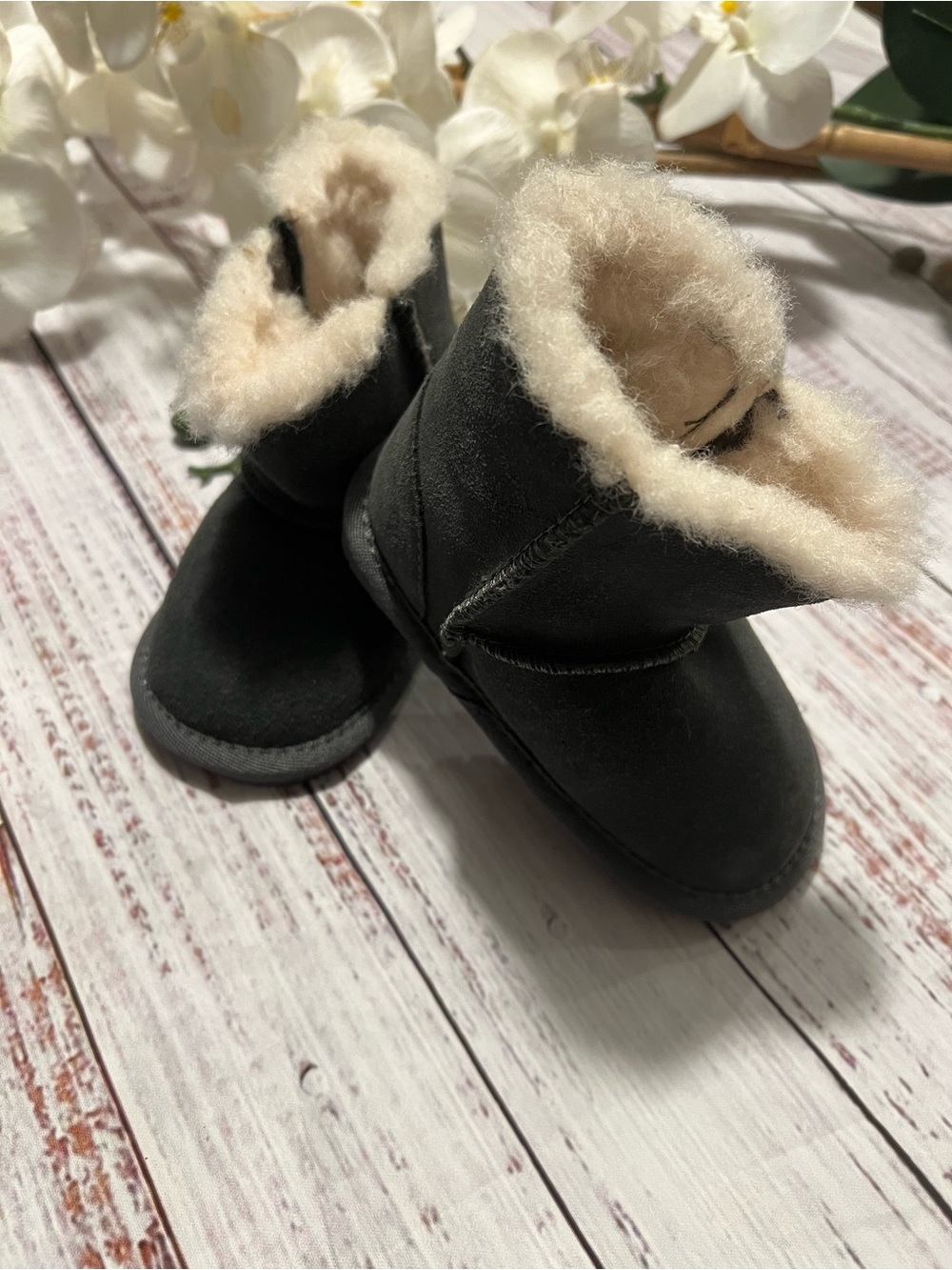 Emu Australia Kids gray Shearling-Lined Winter Boots 12-18 months Velcro side